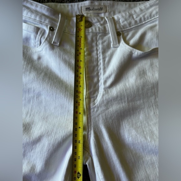 Madewell Curvy High Rise Skinny Jeans in Pure White - Picture 13 of 16